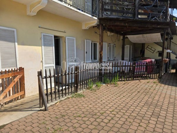 casa indipendente in vendita a Carmagnola in zona San Bernardo