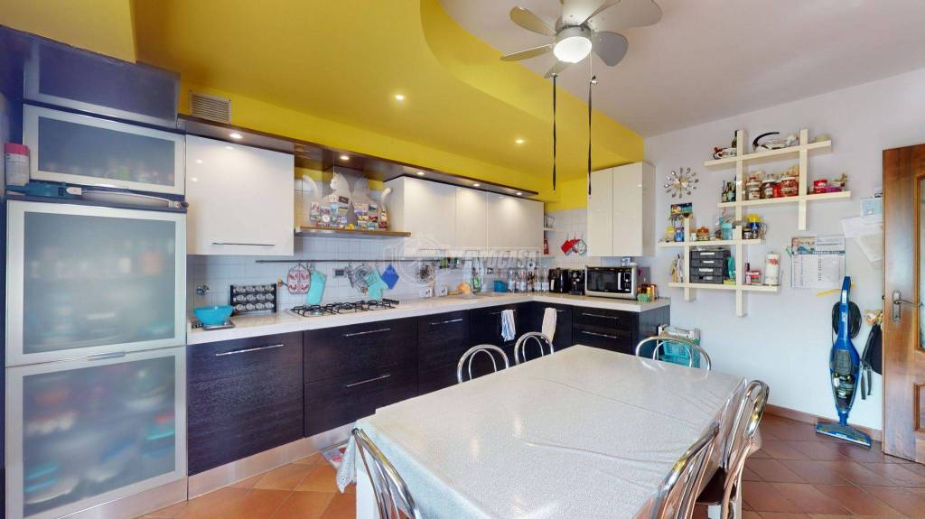 casa indipendente in vendita a Carmagnola in zona Salasio
