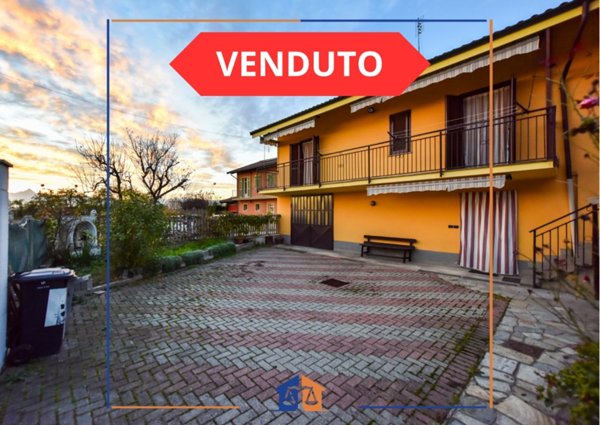 casa indipendente in vendita a Carmagnola in zona Salasio