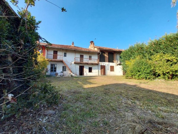 pentavano in vendita a Carmagnola in zona Motta