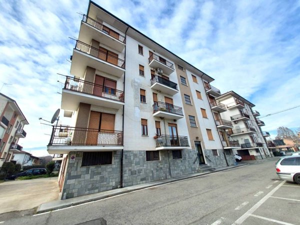 appartamento in vendita a Carmagnola in zona San Bernardo