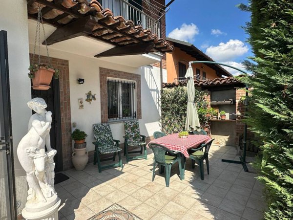 casa indipendente in vendita a Carmagnola in zona San Michele