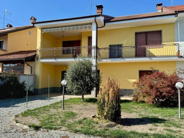 casa indipendente in vendita a Carmagnola in zona Motta