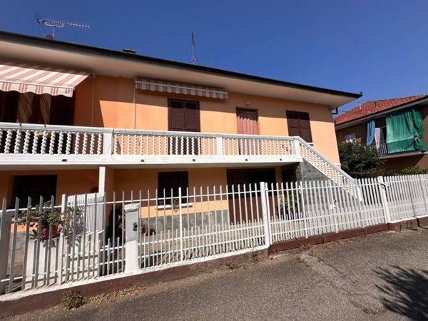 casa indipendente in vendita a Carmagnola
