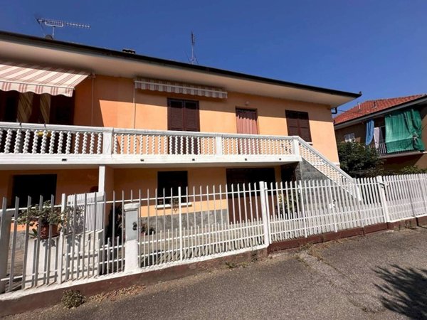 casa indipendente in vendita a Carmagnola