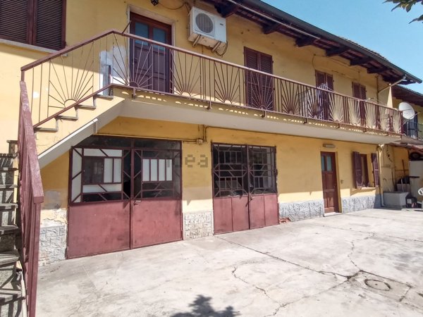 casa indipendente in vendita a Carmagnola