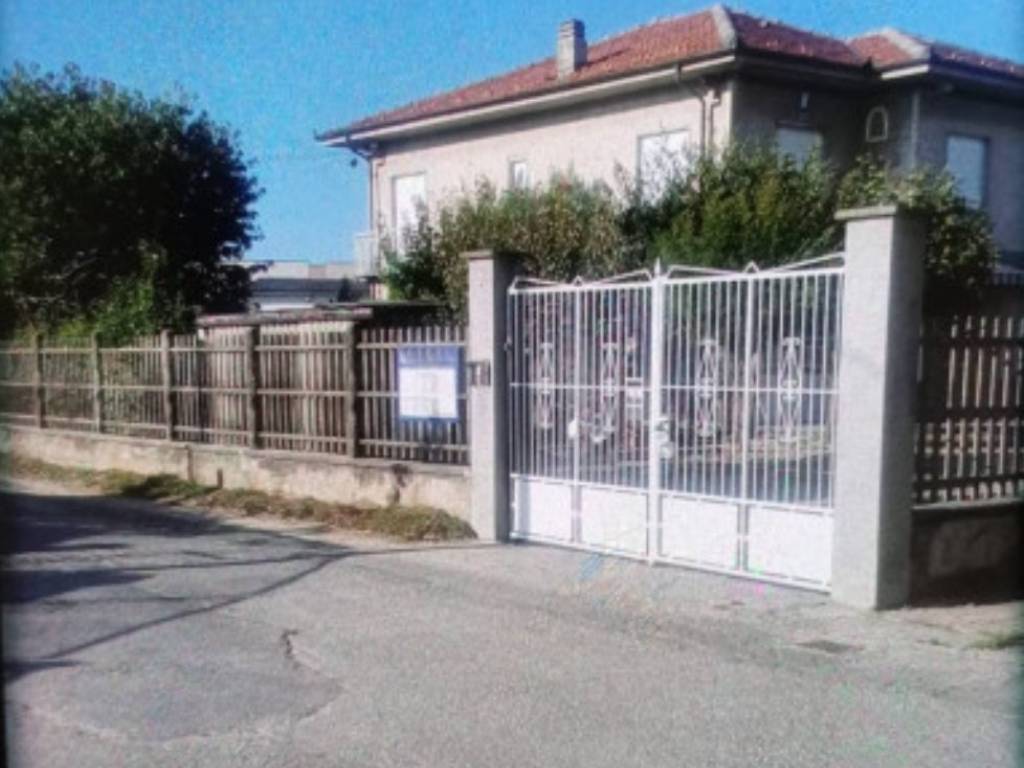 casa indipendente in vendita a Carmagnola