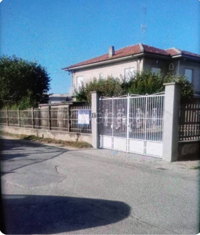 casa indipendente in vendita a Carmagnola