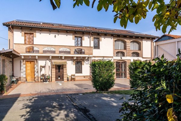 pentavano in vendita a Carmagnola