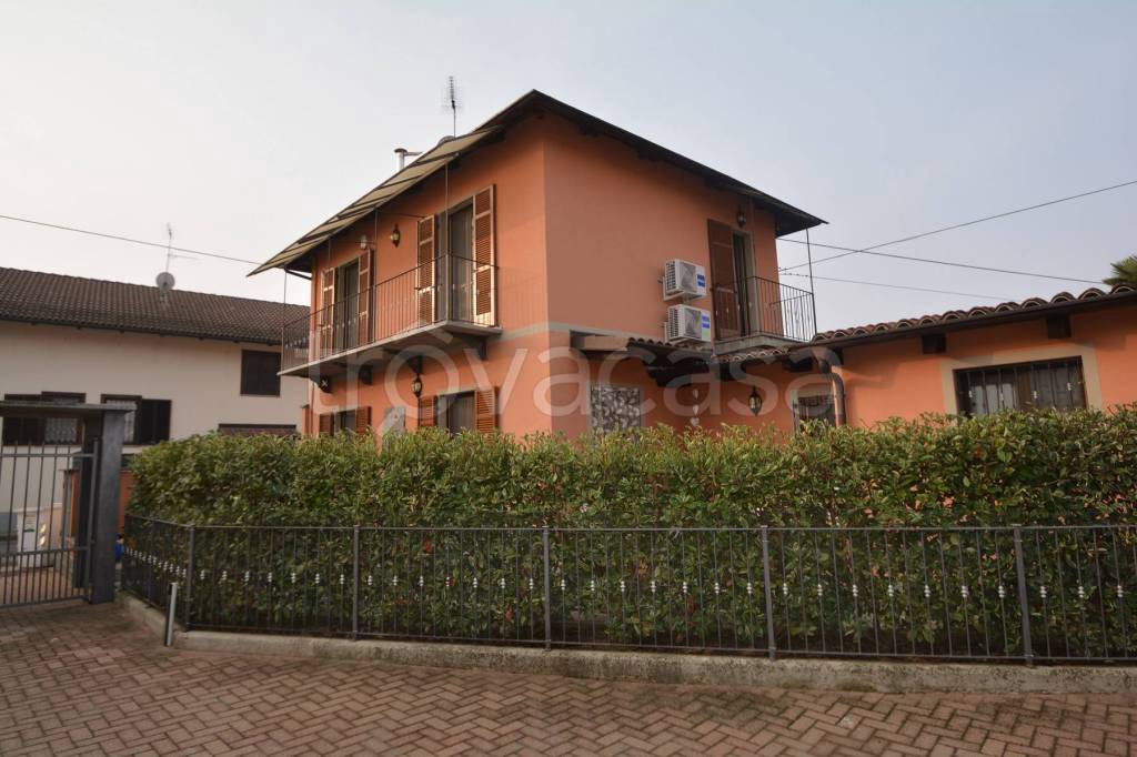 casa indipendente in vendita a Carmagnola