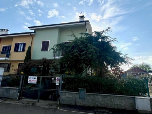 casa indipendente in vendita a Carmagnola in zona San Michele