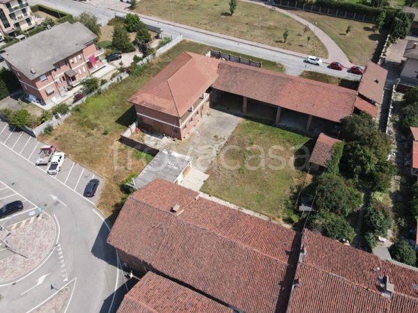 casa indipendente in vendita a Carmagnola in zona Salasio