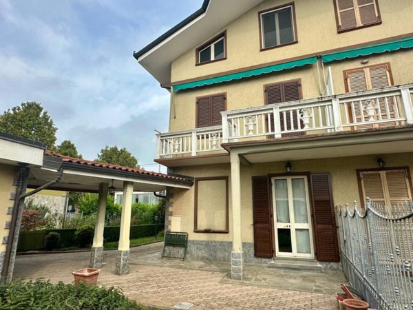 casa indipendente in vendita a Carmagnola
