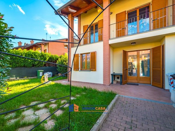 casa indipendente in vendita a Carmagnola in zona Cavalleri