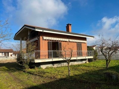 casa indipendente in vendita a Carmagnola in zona Salasio