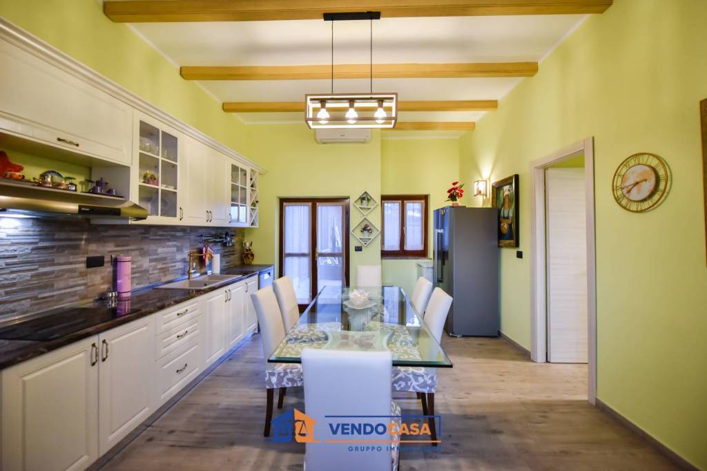 casa indipendente in vendita a Carmagnola in zona Salasio