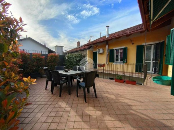 casa indipendente in vendita a Carmagnola