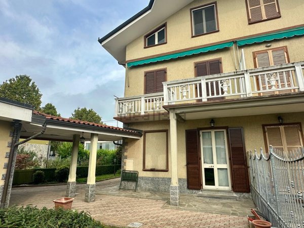 casa indipendente in vendita a Carmagnola