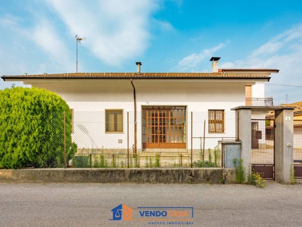 casa indipendente in vendita a Carmagnola in zona San Giovanni