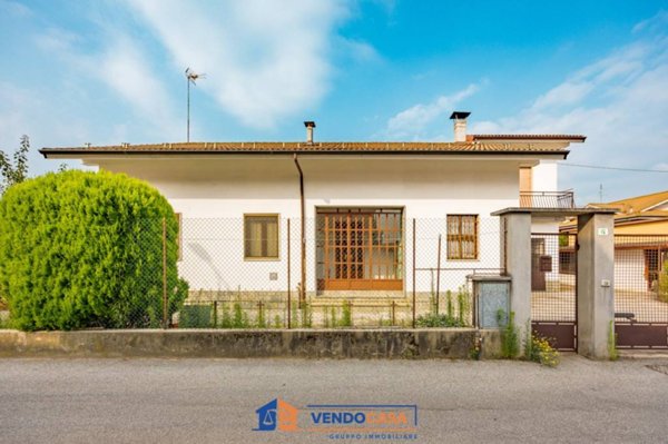 casa indipendente in vendita a Carmagnola in zona San Giovanni