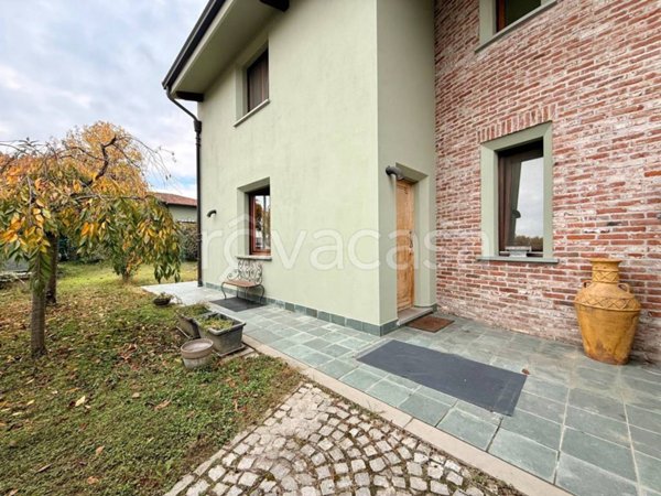 casa indipendente in vendita a Carmagnola in zona San Michele