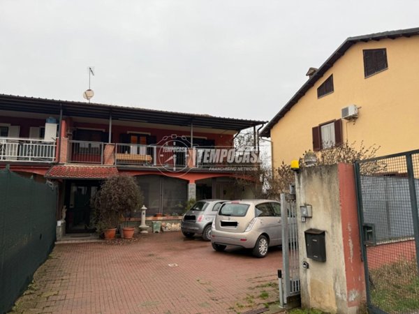 casa indipendente in vendita a Carmagnola in zona Cavalleri