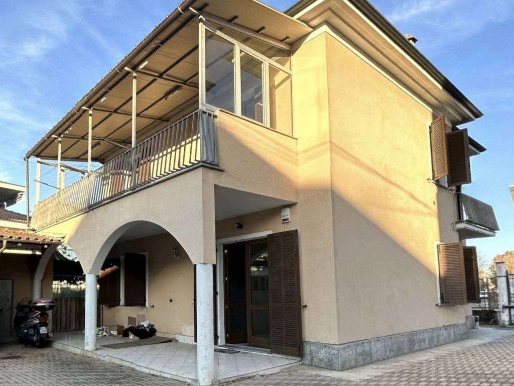 casa indipendente in vendita a Carmagnola