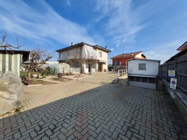 appartamento in vendita a Carmagnola in zona Salasio