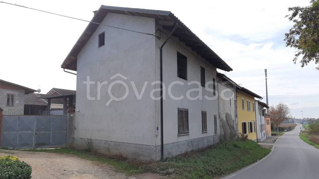 casa indipendente in vendita a Carmagnola in zona Salasio