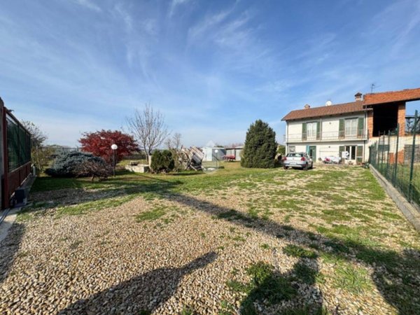 casa indipendente in vendita a Carmagnola in zona San Giovanni