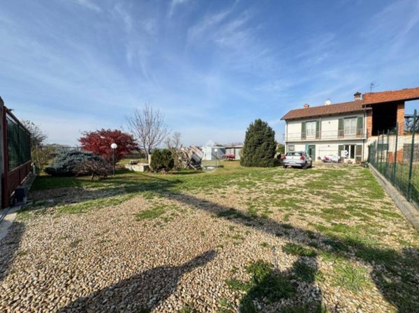 casa indipendente in vendita a Carmagnola in zona Motta