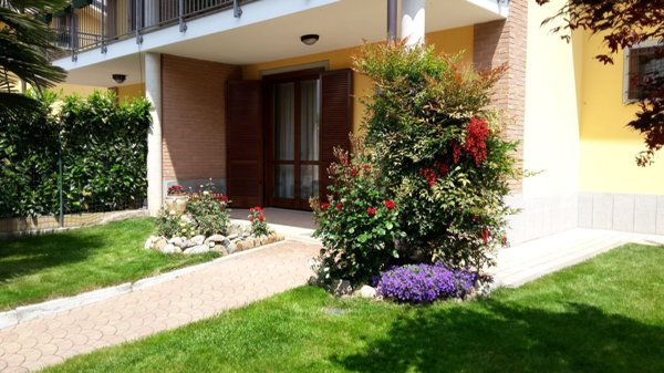 casa indipendente in vendita a Carmagnola in zona San Bernardo