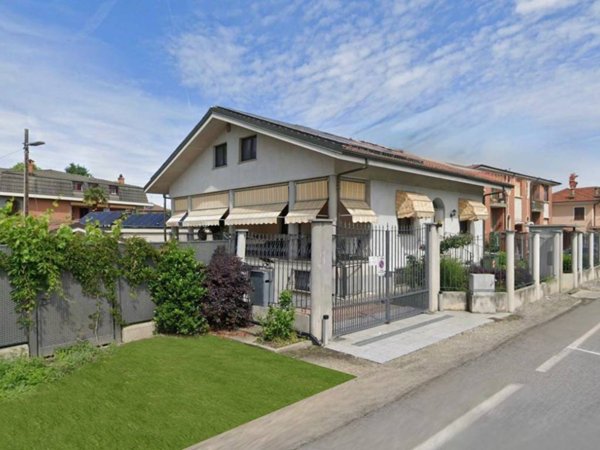 casa indipendente in vendita a Carmagnola