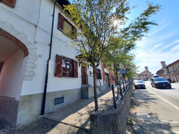 casa indipendente in vendita a Carmagnola in zona San Bernardo