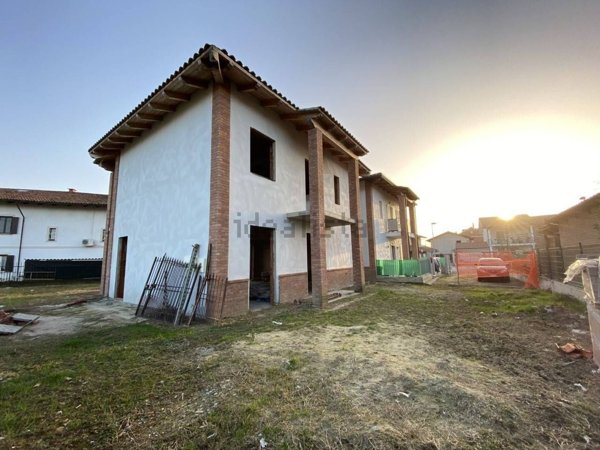 quadrivano in vendita a Carmagnola in zona Tuninetti