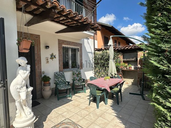 casa indipendente in vendita a Carmagnola in zona San Michele