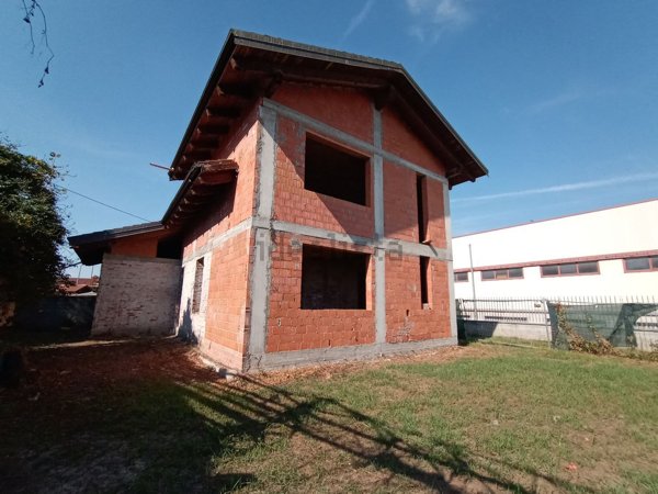 casa indipendente in vendita a Carmagnola