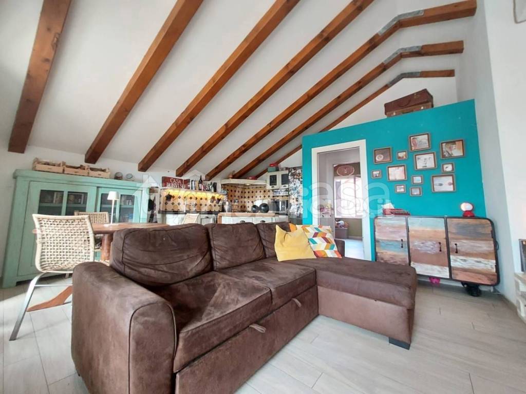 casa indipendente in vendita a Carmagnola in zona San Michele