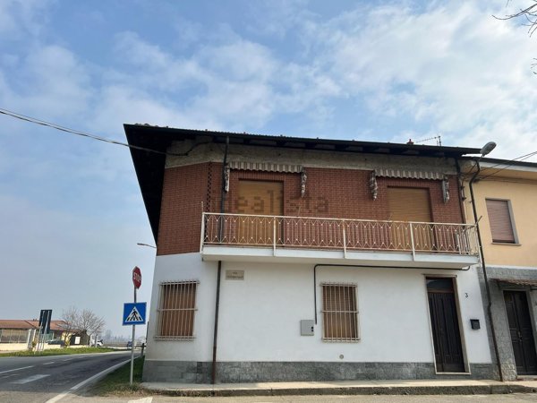 casa indipendente in vendita a Carmagnola in zona Casanova