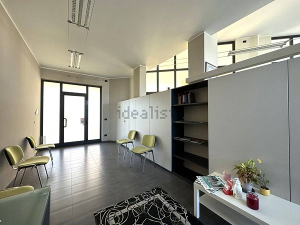 locale commerciale in vendita a Carmagnola