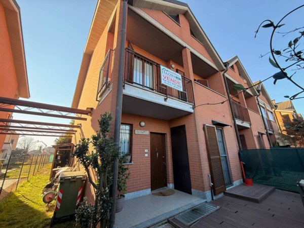 casa indipendente in vendita a Carmagnola in zona San Michele