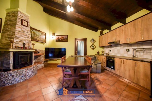 casa indipendente in vendita a Carmagnola in zona Salasio