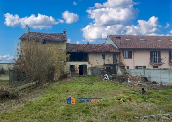 casa indipendente in vendita a Carmagnola in zona Tuninetti