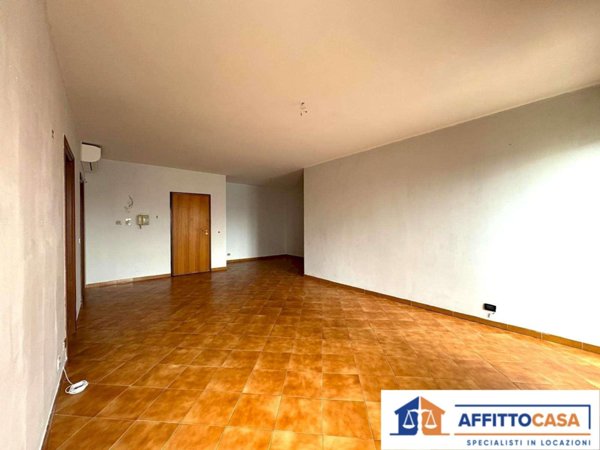 locale commerciale in vendita a Carmagnola