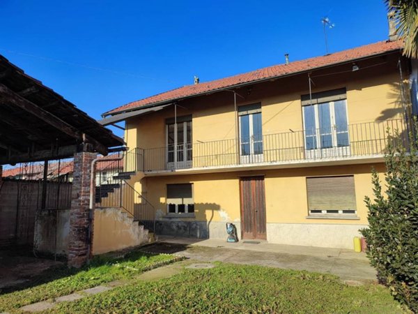 casa indipendente in vendita a Carmagnola in zona San Bernardo