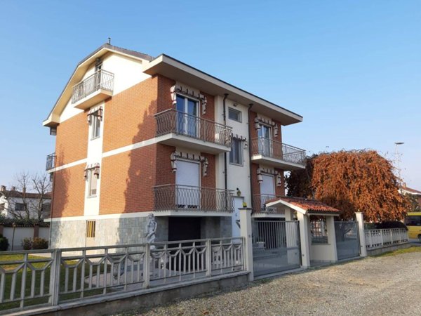 appartamento in vendita a Carmagnola in zona Cavalleri