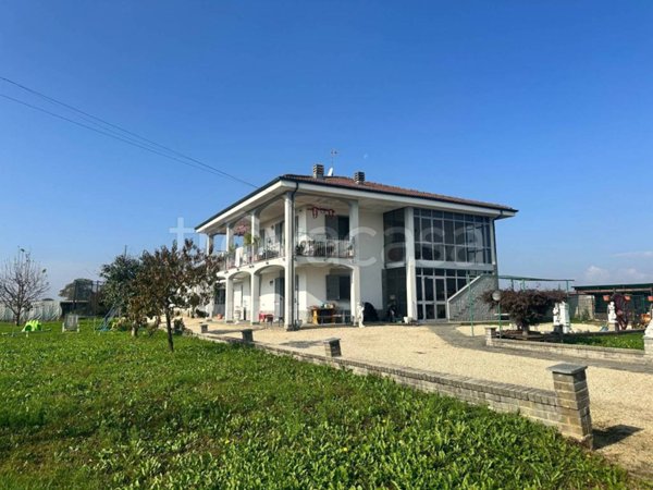 casa indipendente in vendita a Carmagnola in zona San Giovanni