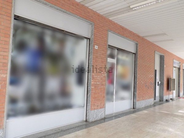 locale commerciale in vendita a Carmagnola