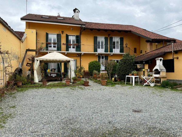 casa indipendente in vendita a Carmagnola in zona San Michele