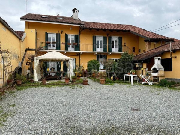 casa indipendente in vendita a Carmagnola in zona San Michele
